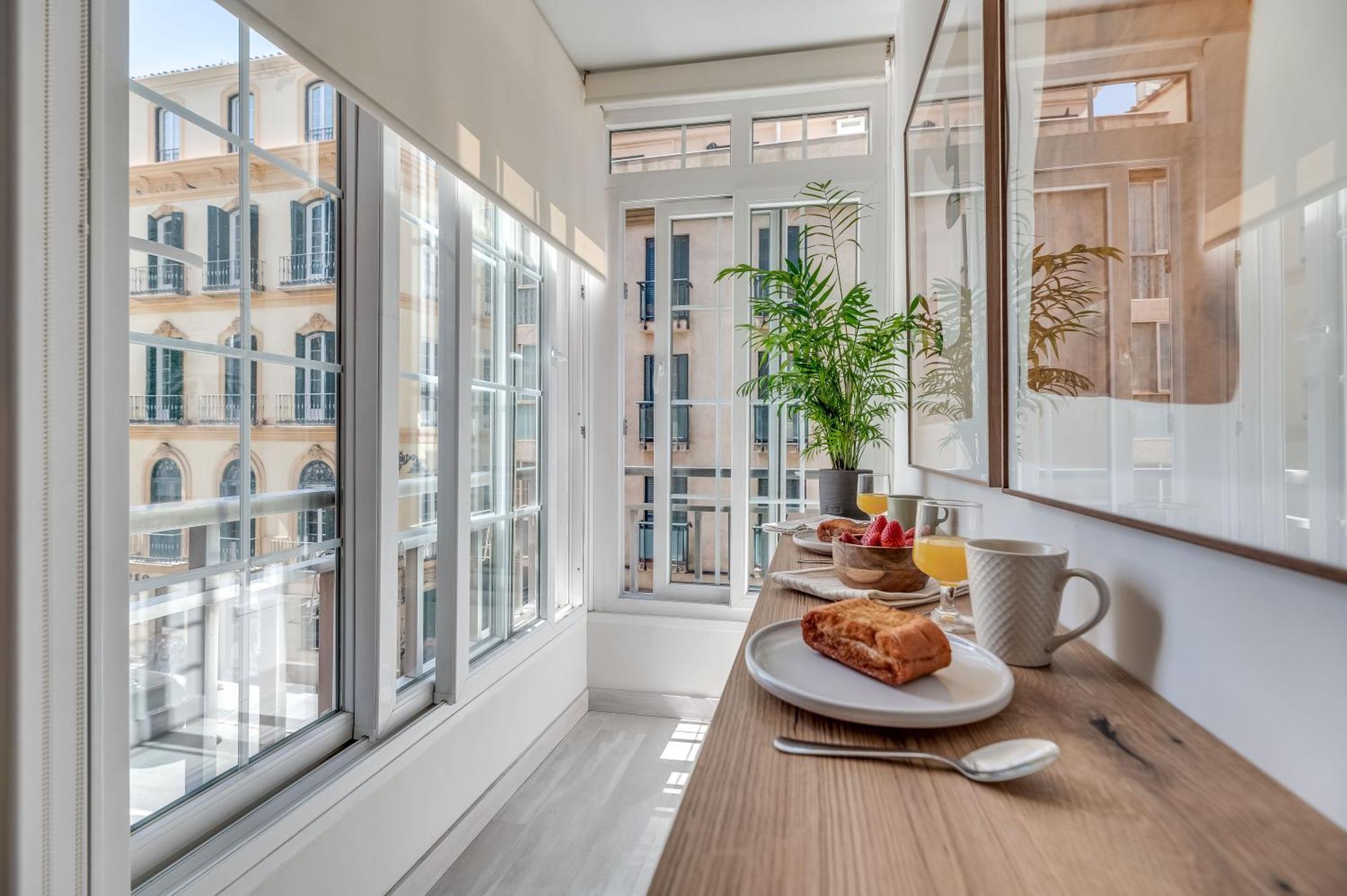 Victoria 16 Premium By Nagoa Homes Малага Экстерьер фото
