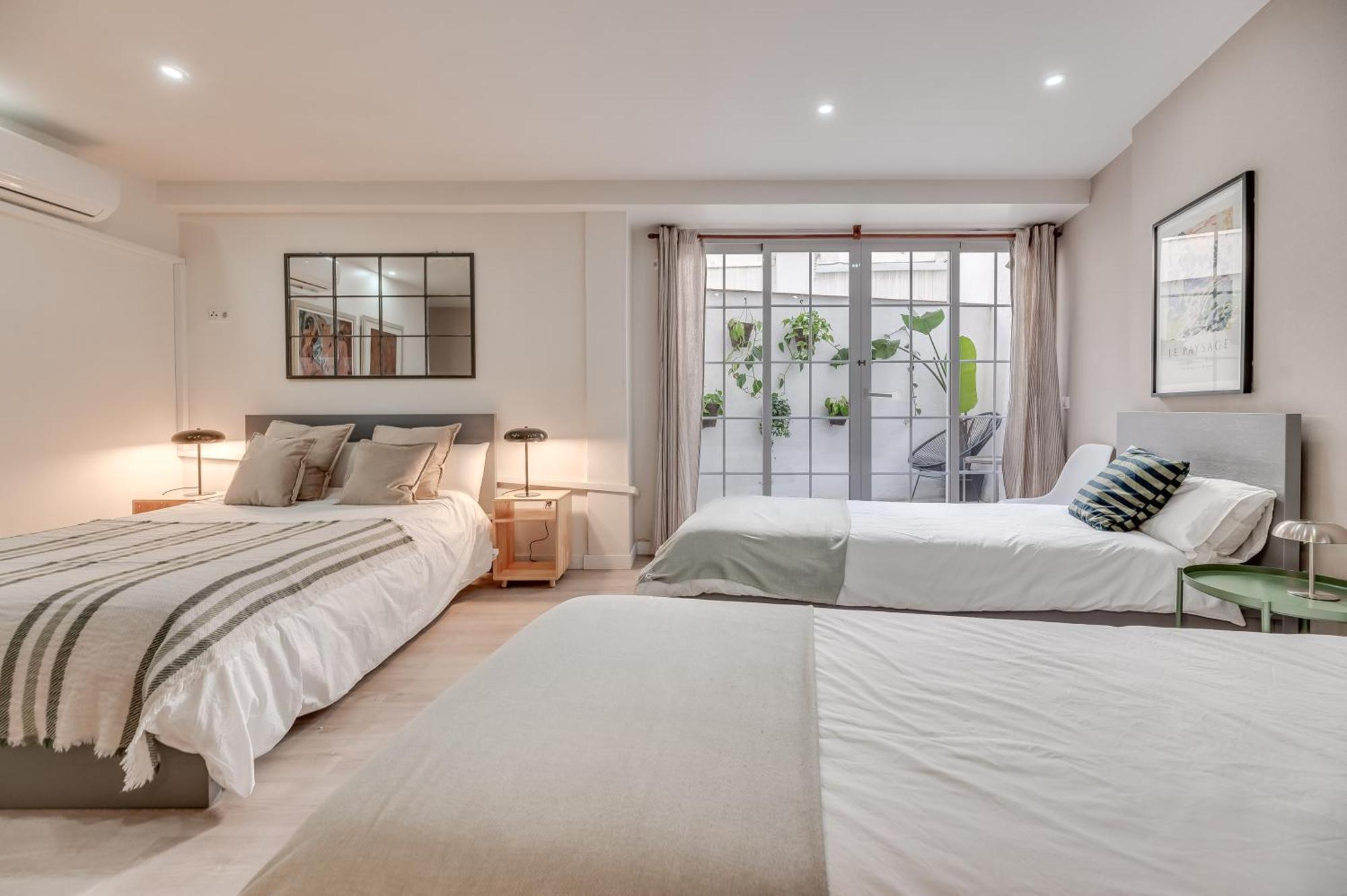 Victoria 16 Premium By Nagoa Homes Малага Экстерьер фото