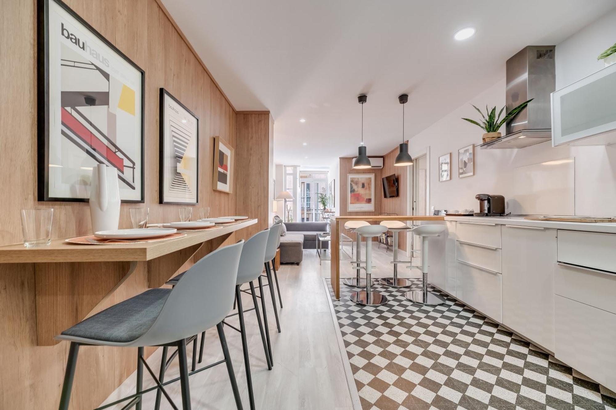 Victoria 16 Premium By Nagoa Homes Малага Экстерьер фото