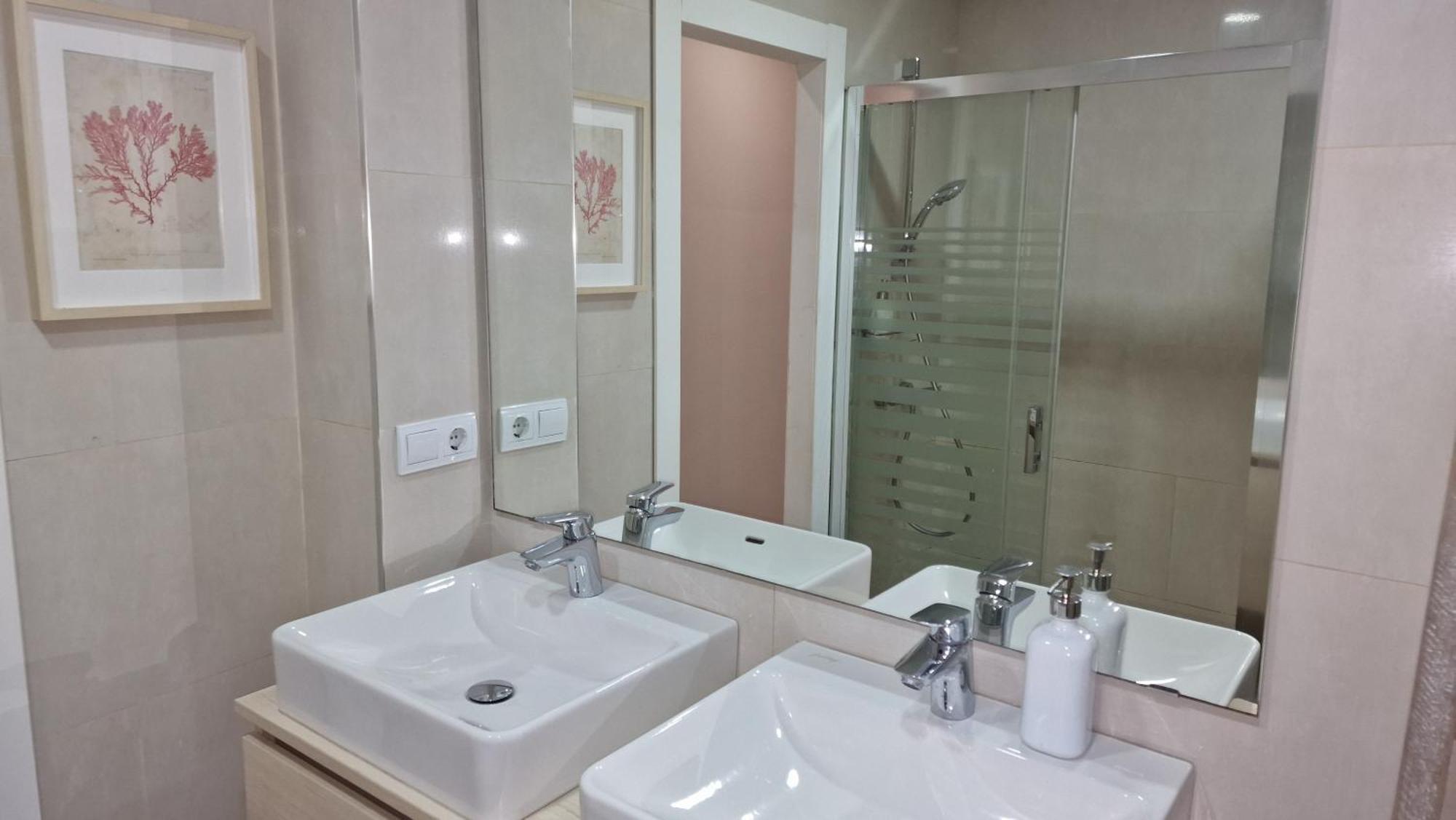 Victoria 16 Premium By Nagoa Homes Малага Номер фото
